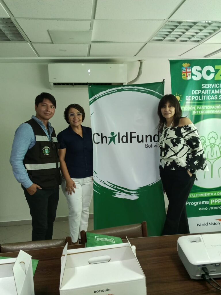 ChildFund Bolivia y la Gobernación de Santa Cruz unen fuerzas para proteger a la niñez con botiquines de primeros auxilios psicológicos